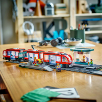LEGO® City Трамвай и гара в центъра на града 60423
