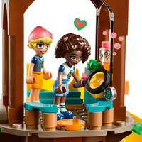LEGO® Friends Лагер за приключения – дървесна къща 42631