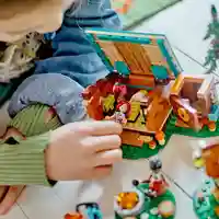 LEGO® Friends Лагер за приключения – уютните хижи 42624