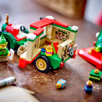 LEGO® Iconic Камионът за доставки на Дядо Коледа 40746