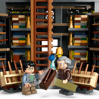 LEGO® Harry Potter™ Оливандър и дрехи от Мадам Молкин 76439