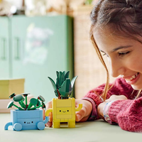 LEGO® Botanicals Щастливи растения 10349