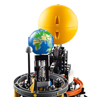 LEGO® Technic Планетата Земя с Луната в орбита 42179