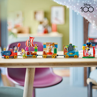LEGO® Disney Празничен влак Disney 43212