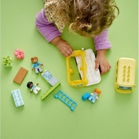 LEGO® DUPLO® Пътуване с автобус 10988