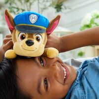Плюшена играчка Spin Master Paw Patrol Chase, 20 см.