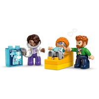 LEGO® DUPLO® Първо посещение при лекаря 10449