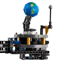 LEGO® Technic Планетата Земя с Луната в орбита 42179
