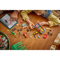 LEGO® Jurassic World Камион за транспортиране на млад тиранозавър рекс 77978