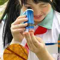 Детски микроскоп Raya Toys Метален, със светлина, с аксесоари, увеличение от 100 до 250 пъти