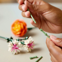 LEGO® Botanicals Букет с розови цветя 10342