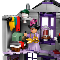 LEGO® Harry Potter™ Оливандър и дрехи от Мадам Молкин 76439