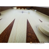 Комплект шах и табла с естествен фурнир махагон и бук 34 на 34 см