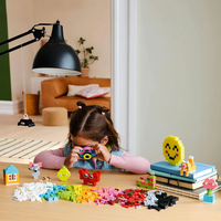 LEGO® Classic Творческа кутия на щастието 11042