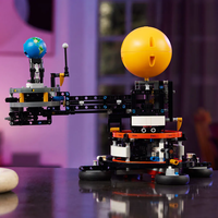 LEGO® Technic Планетата Земя с Луната в орбита 42179