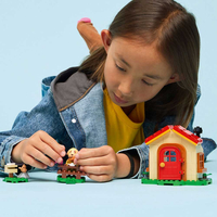 LEGO® Animal Crossing™ Уютната къща на Goldie 77058