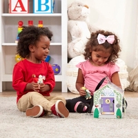 Дървена къща Melissa and Doug с 4 врати 2505