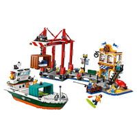 LEGO® City Крайбрежно пристанище с товарен кораб 60422