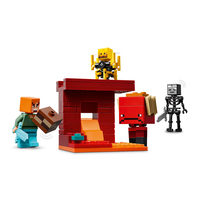 LEGO® Minecraft® Битка в пъклената лава 21266