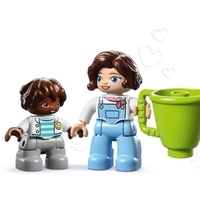 LEGO® DUPLO® Town Семейна къща на колела 10986