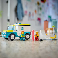 LEGO® City Линейка за спешна помощ и сноубордист 60403