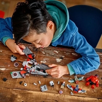 LEGO® Marvel Битка на Капитан Америка срещу Червения Хълк 76292