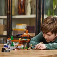 LEGO® Minecraft® Миньорска шахта в неплодородните земи 21263