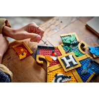 LEGO® Harry Potter™ Гербът на Хогуортс 76462