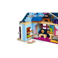 LEGO® Friends Семейните къщи на Оли и Пейсли 42620