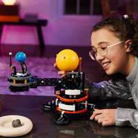 LEGO® Technic Планетата Земя с Луната в орбита 42179