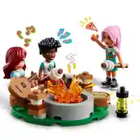 LEGO® Friends Лагер за приключения – уютните хижи 42624