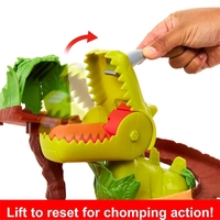 Писта Mattel Cars Dino Playground, с една кола Lightning McQueen