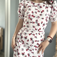 Бяла рокля с розички и бухнали ръкави 🌹
