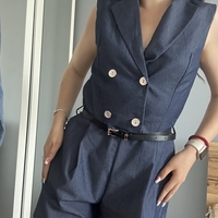 Гащеризон в дънково синьо с колан и златни копчета 👖✨