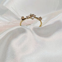 Златен пръстен Романтичен букет с циркони