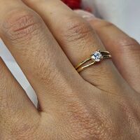 Златен пръстен с циркони Нежно обещание