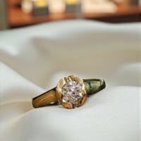 Златен пръстен с диамант GIA