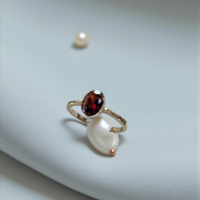 Златен пръстен с гранат