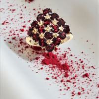 Златен пръстен с Гранати