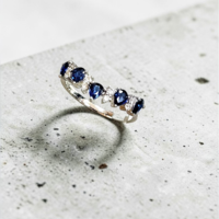 Златен пръстен със сапфири и диамантиСиня Елегантност I GIOIELLI DEL SOLE