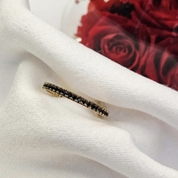 Златен пръстен с черни циркони, тип халка