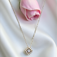 Златно колие от 18К жълто злато с централен диамант и обков от диаманти I Gioielli del Sole