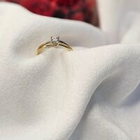 Златен пръстен с циркони Нежно обещание