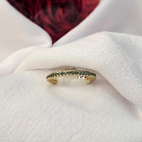 Златен пръстен със зелени циркони, тип халка