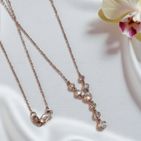 Златно колие от розово злато с диамант  