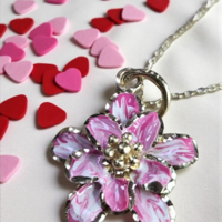 Златен медальон 