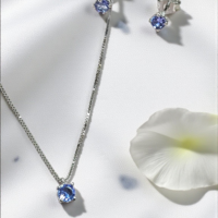 Комплект обеци и колие от бяло злато с Танзанит