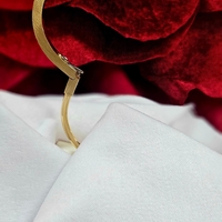 Твърда Златна Гривна от Диамантирано и Сатенирано злато