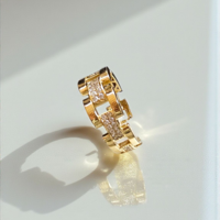 Златен дамски пръстен