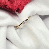 Златен пръстен от Жълто Злато с Диамант Flamingo Grace